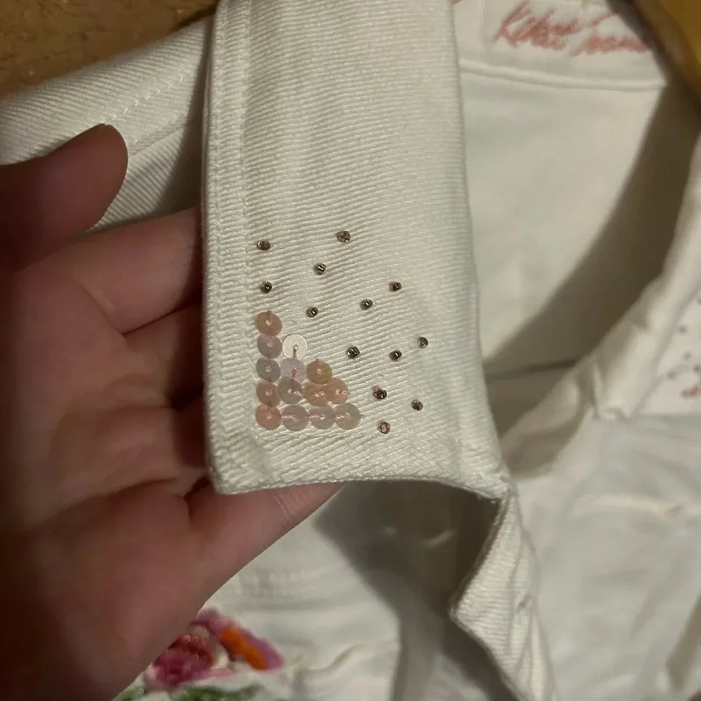 Kikit Jeans Jacket Womens Size Small White Floral Embroidered Cropped Denim